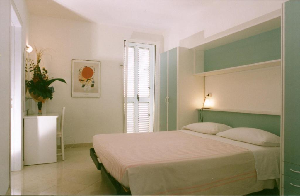 Hotel Cosmopolita Римини Стая снимка
